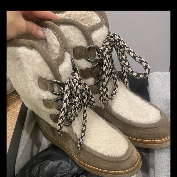 Aquatalia Wynter Suede Water Resistant Shearling Snow Boots EUC size 7. Snow Ski - Picture 3 of 6